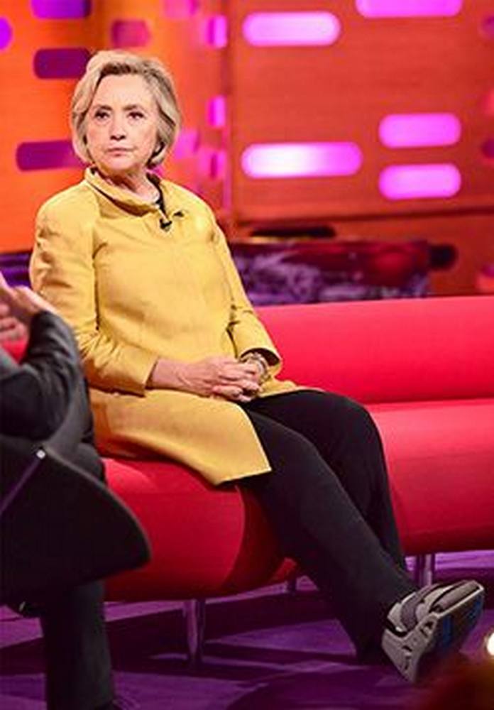 70f-Enkelband-in-laars-Hilary-Clinton