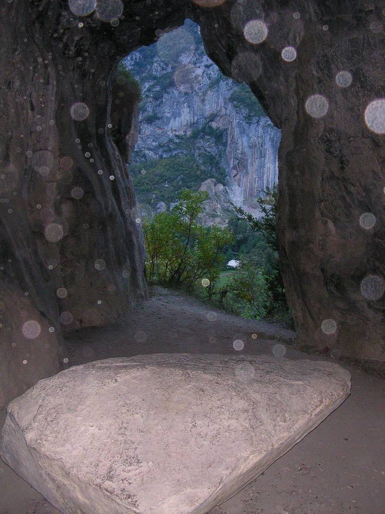 06-Orbs-in-de-Bethlehem-grot